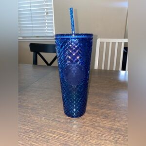 NWT Starbucks 2022 Holiday 'Azure'
Blue Jeweled Venti Tumbler